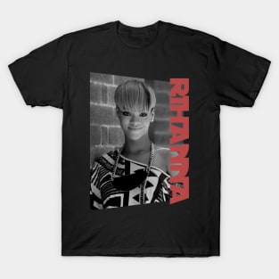 rihanna short blonde hair - monochrome style T-Shirt